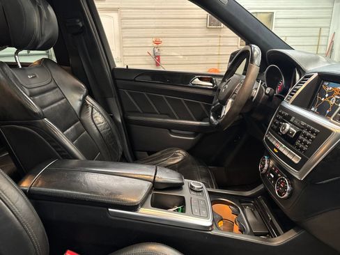 Used 2015 Mercedes-Benz ML 63 AMG 4MATIC image 28