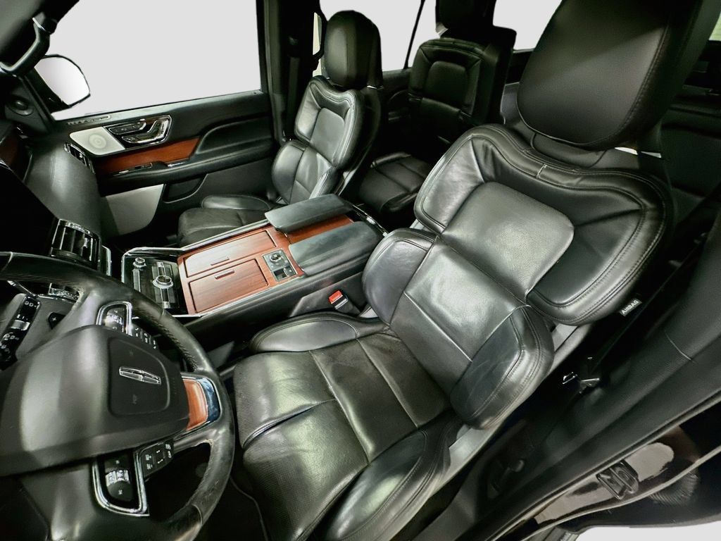 Used 2021 Lincoln Navigator Reserve w/ Luxury Package AWD/4WD image 5
