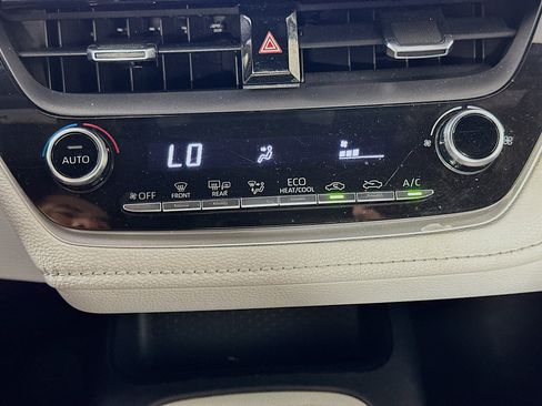 Used 2020 Toyota Corolla SE image 22