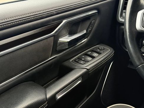 Used 2022 RAM 1500 Laramie AWD/4WD image 8