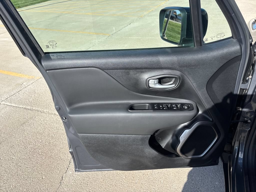 Used 2023 Jeep Renegade Limited AWD/4WD image 13