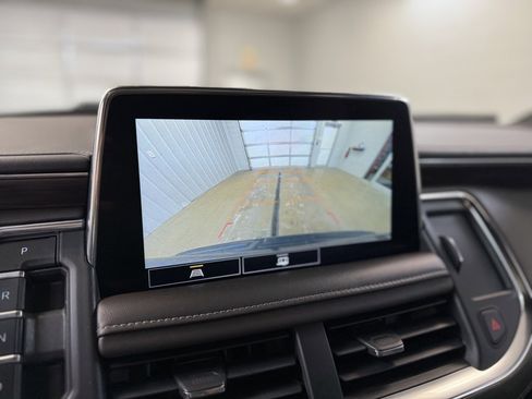 Used 2021 Chevrolet Tahoe Z71 image 11