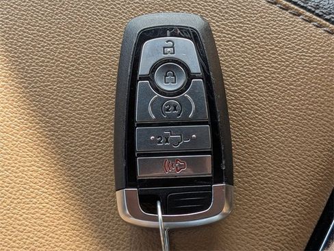 Used 2024 Ford F350 Lariat w/ Lariat Ultimate Package image 31