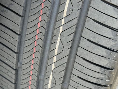 Used 2024 Toyota Prius Prime SE FWD image 16