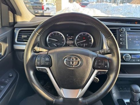 Used 2018 Toyota Highlander XLE image 14