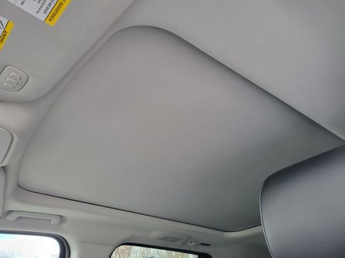 Used 2025 Ford Expedition Platinum image 17