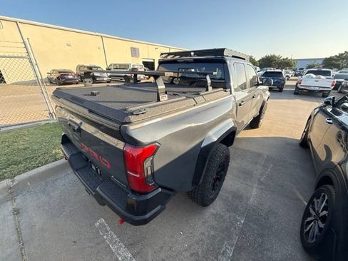 Used 2025 Toyota Tacoma TRD Pro AWD/4WD image 5