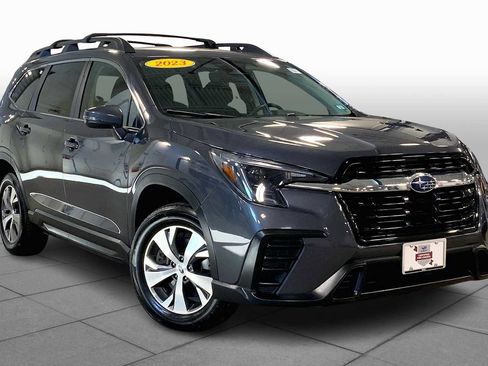 Used 2023 Subaru Ascent Premium w/ Convenience Package image 3