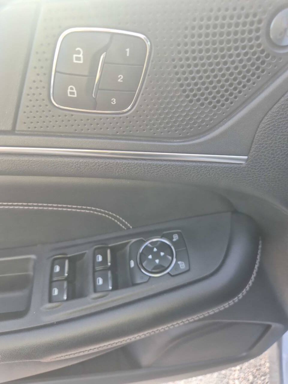 Used 2022 Ford Edge Titanium AWD/4WD image 9