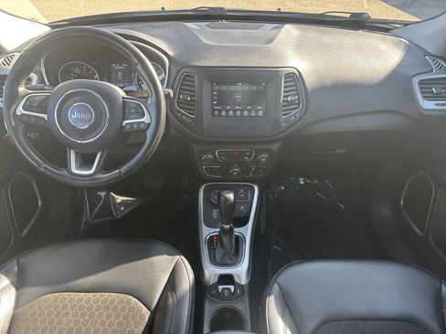 Used 2020 Jeep Compass Latitude image 14