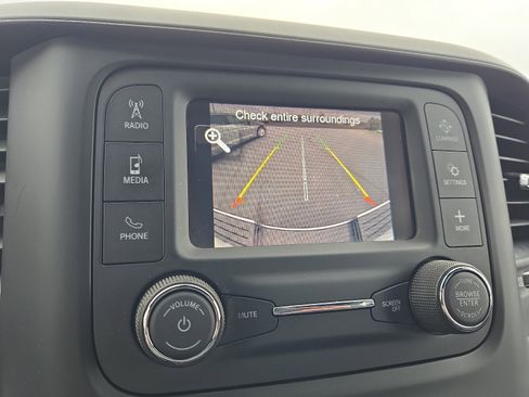 Used 2022 RAM 2500 Tradesman w/ Chrome Appearance Group image 13