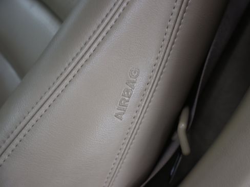 Used 2006 Chevrolet Corvette Convertible w/ Preferred Equipment Group RWD image 36
