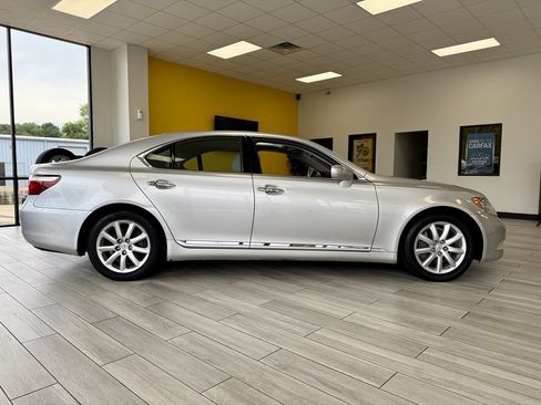Used 2008 Lexus LS 460 RWD image 5
