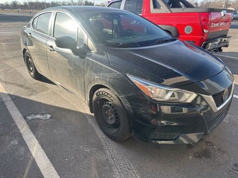 Used 2020 Nissan Versa S image 2