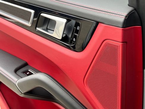 Used 2021 Porsche Cayenne GTS w/ Premium Package Plus image 33