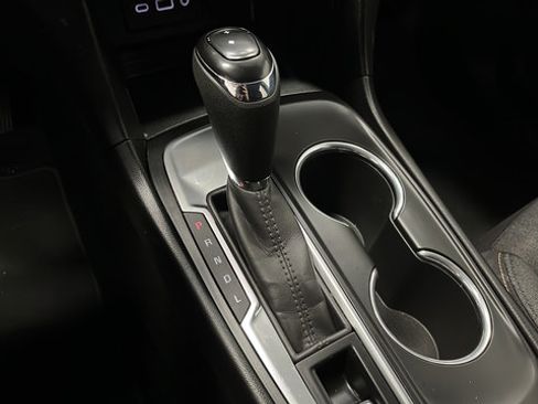 Used 2020 Chevrolet Equinox LT w/ LPO, Floor Liner Package FWD image 18