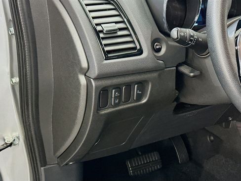 Used 2025 Mitsubishi Outlander Sport SE AWD/4WD image 17