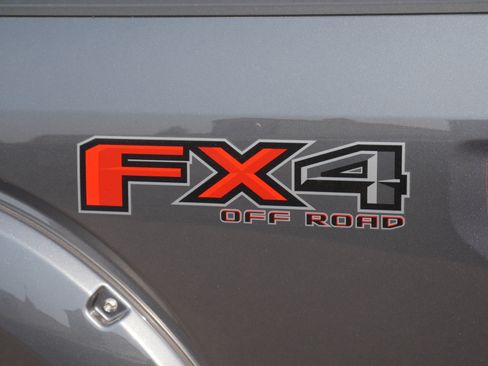 Used 2015 Ford F150 Lariat w/ Equipment Group 501A Mid AWD/4WD image 19