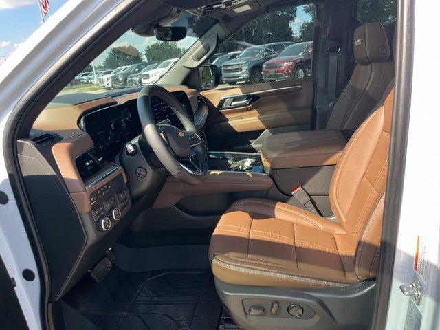 Used 2026 Chevrolet Tahoe High Country AWD/4WD image 17