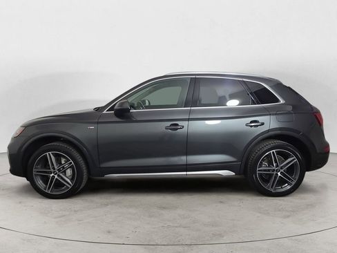 Used 2021 Audi Q5 e Prestige w/ Prestige Package AWD/4WD image 2