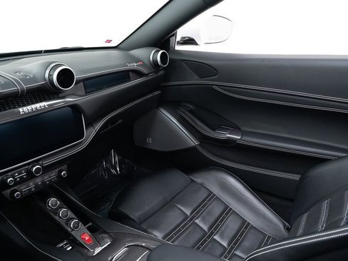 Used 2022 Ferrari Portofino M image 31