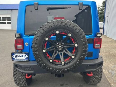 Used 2016 Jeep Wrangler Unlimited Rubicon w/ Dual Top Group AWD/4WD image 9