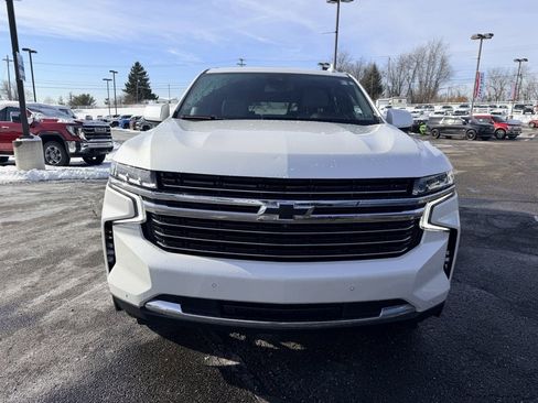 Used 2023 Chevrolet Suburban LT w/ Luxury Package image 2