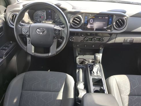 Used 2017 Toyota Tacoma TRD Sport w/ Tow Package RWD image 14