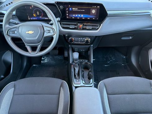 Used 2025 Chevrolet TrailBlazer LT AWD/4WD image 10
