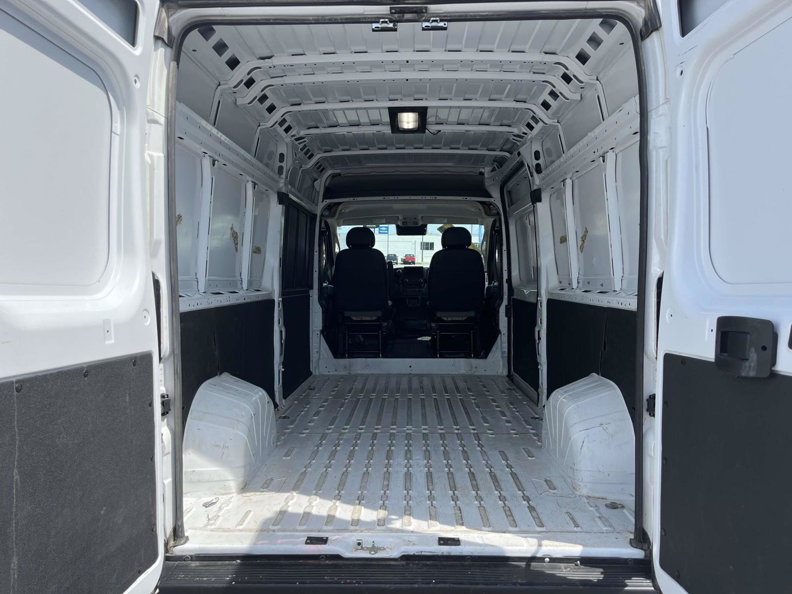 Used 2025 RAM ProMaster 2500 w/ Convenience Group FWD image 18