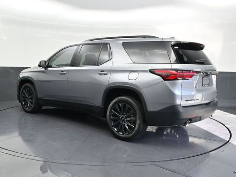Used 2023 Chevrolet Traverse RS image 3