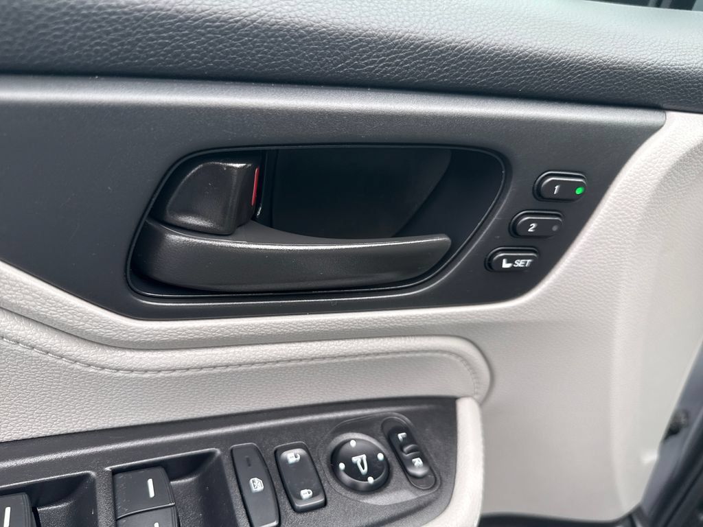 Certified 2024 Honda Odyssey EX-L image 11