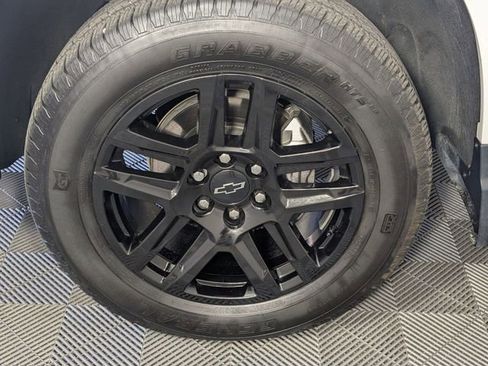 Used 2023 Chevrolet Silverado 1500 Custom AWD/4WD image 8