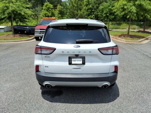 Used 2022 Ford Escape SE FWD image 6