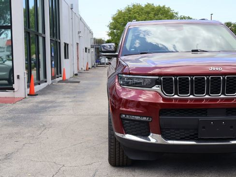 Used 2022 Jeep Grand Cherokee L Limited AWD/4WD image 16