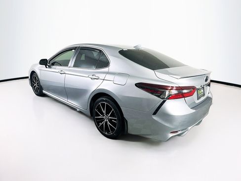 Used 2024 Toyota Camry SE image 5