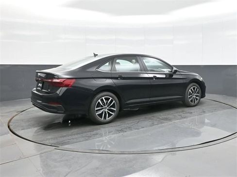 New 2026 Volkswagen Jetta SE image 7