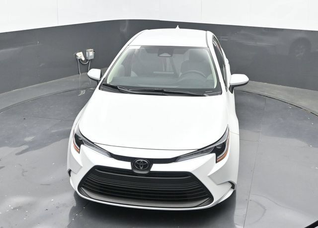 Used 2025 Toyota Corolla LE FWD image 27