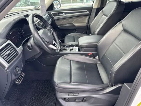 Certified 2022 Volkswagen Atlas SEL R-Line image 14