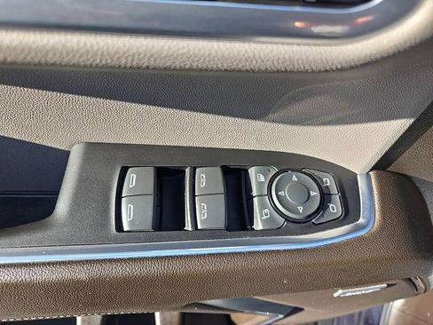 Used 2022 GMC Sierra 1500 SLT w/ SLT Convenience Package image 21