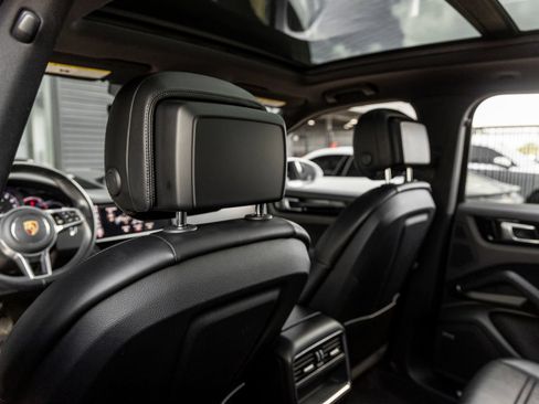 Certified 2021 Porsche Cayenne AWD/4WD image 28