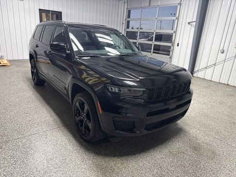 Used 2023 Jeep Grand Cherokee L Laredo AWD/4WD image 27