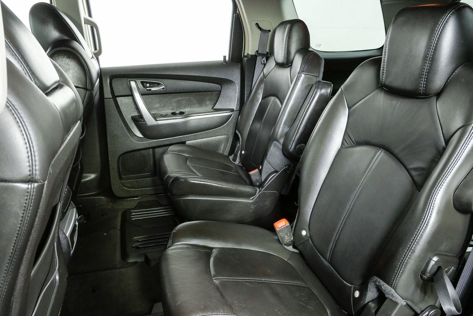 Used 2008 GMC Acadia SLT w/ Convenience Package FWD image 17