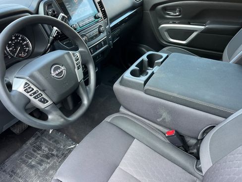Used 2023 Nissan Titan SV image 12