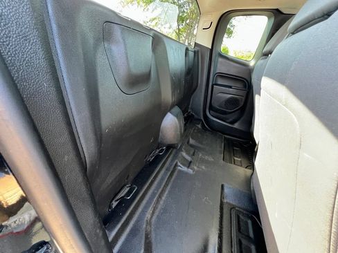 Used 2020 Chevrolet Colorado W/T RWD image 28