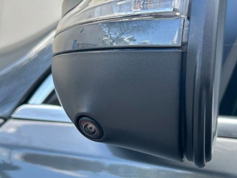 Used 2025 Mercedes-Benz GLE 450e 4MATIC image 25