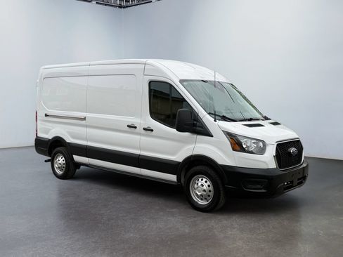 Used 2025 Ford Transit 250 148 Medium Roof Extended AWD image 3