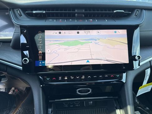 New 2026 Jeep Grand Cherokee Altitude AWD/4WD image 13