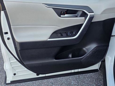 Certified 2025 Toyota RAV4 XLE w/ Convenience Package image 30