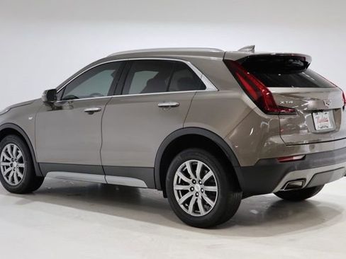 Used 2020 Cadillac XT4 Premium Luxury w/ Technology Package FWD image 6